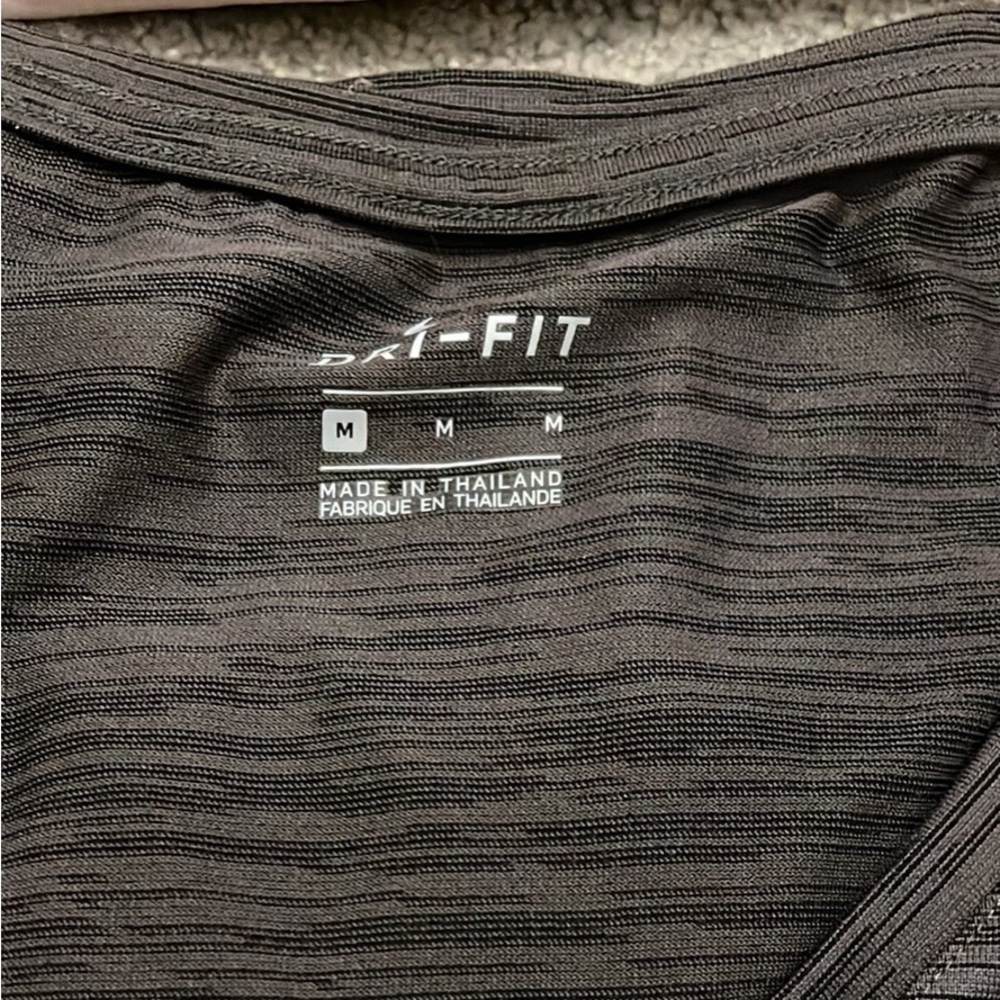 Women’s workout tops